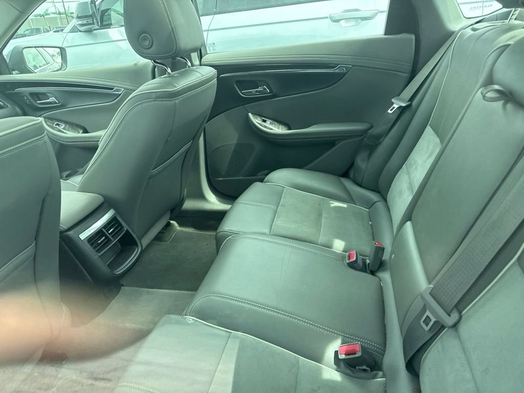 Used 2015 Chevrolet Impala LT w/ Convenience Package FWD image 15