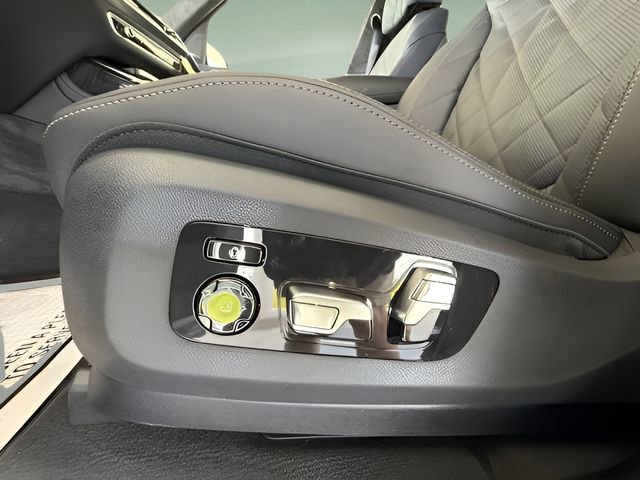 Used 2026 BMW X7 xDrive40i w/ M Sport Package image 22