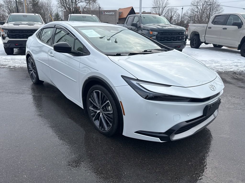Used 2024 Toyota Prius XLE image 7