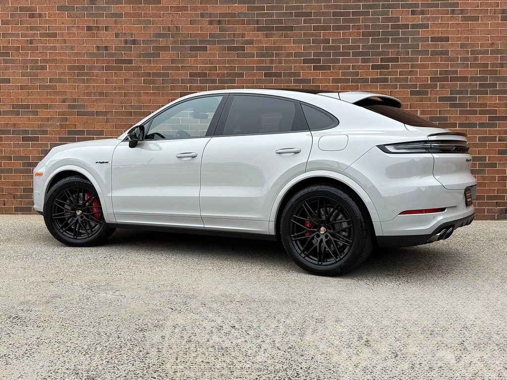 New 2025 Porsche Cayenne S image 3