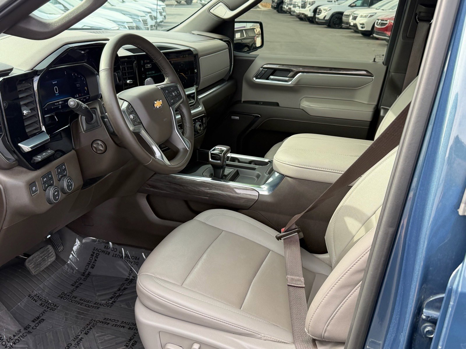 Used 2024 Chevrolet Silverado 1500 LTZ image 17