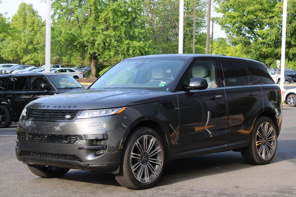 Used 2024 Land Rover Range Rover Sport SE AWD/4WD image 8
