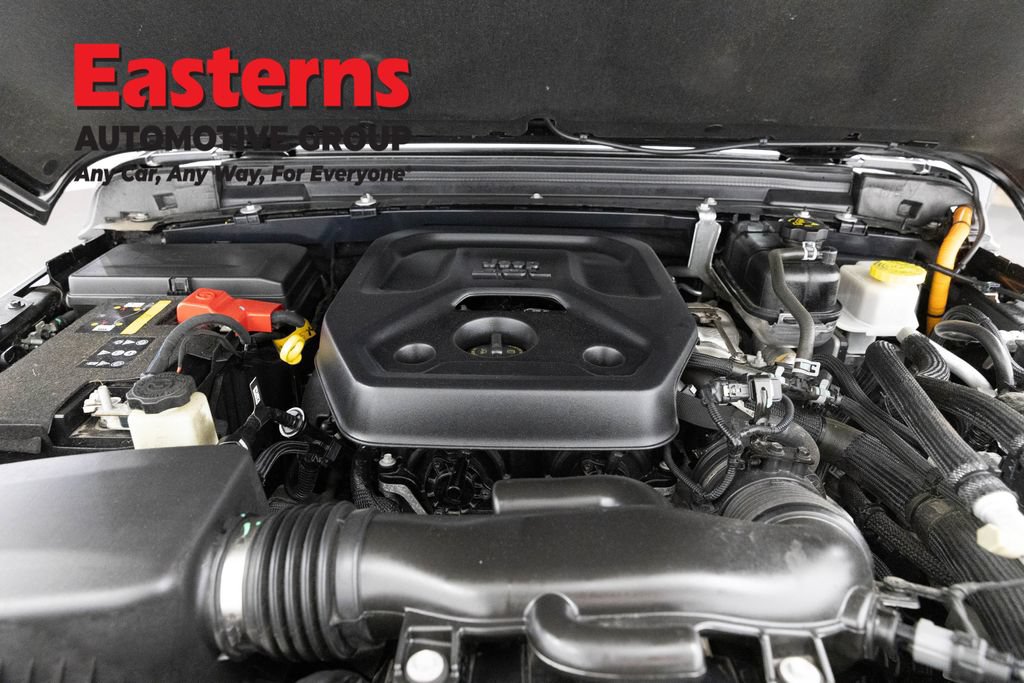 Used 2023 Jeep Wrangler Unlimited w/ Cold Weather Group AWD/4WD image 7