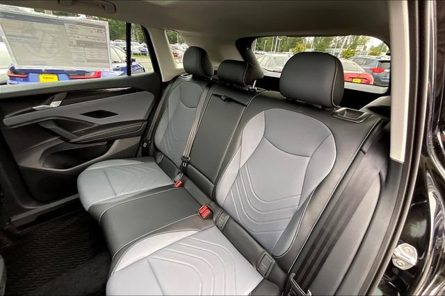 New 2025 Volkswagen Tiguan SE AWD/4WD image 12