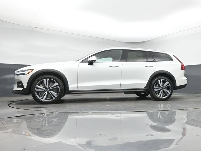 New 2026 Volvo V60 B5 Cross Country Plus w/ Climate Package AWD/4WD image 40