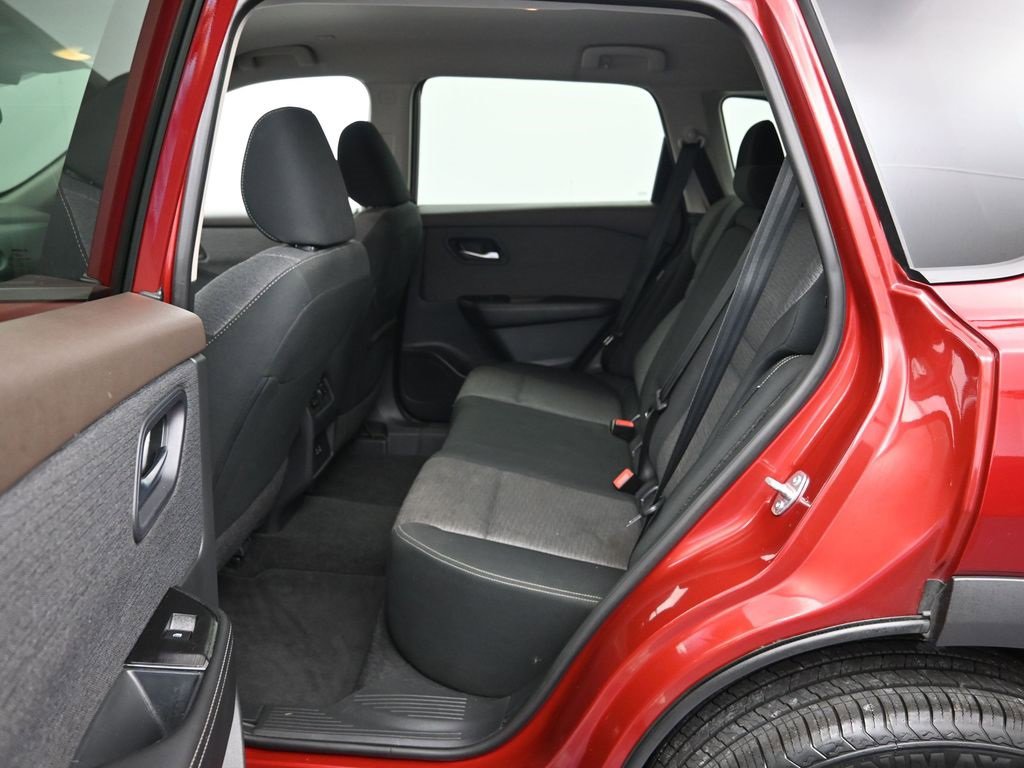 Used 2023 Nissan Rogue SV image 22