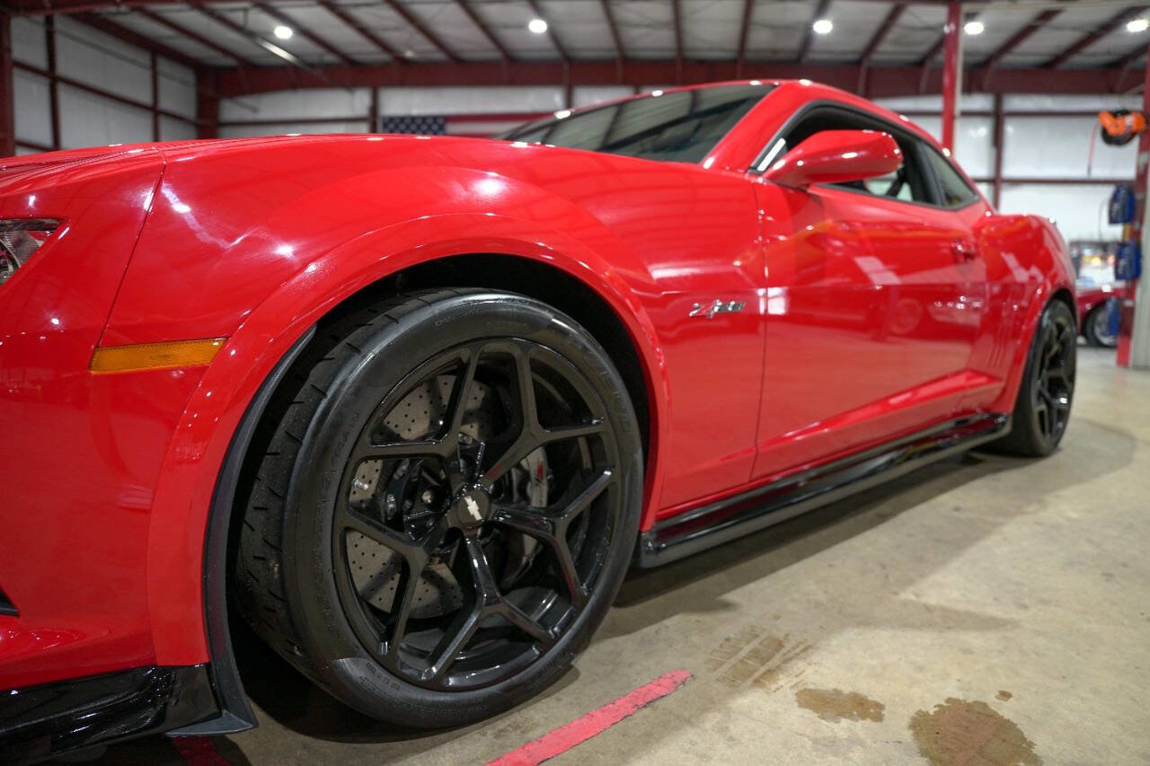 Used 2014 Chevrolet Camaro Z/28 RWD image 31