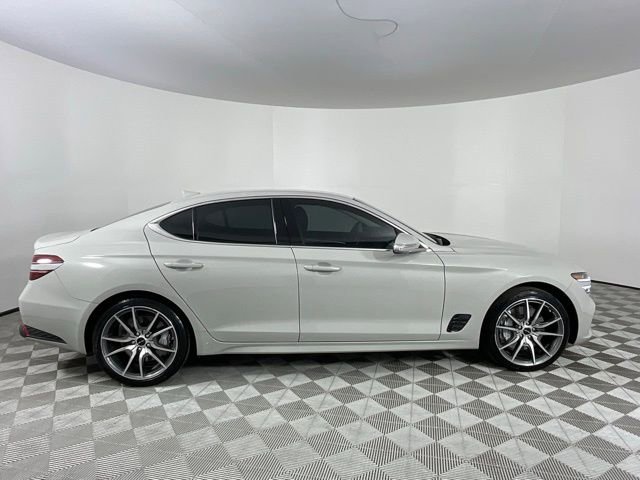 Used 2025 Genesis G70 2.5T image 4