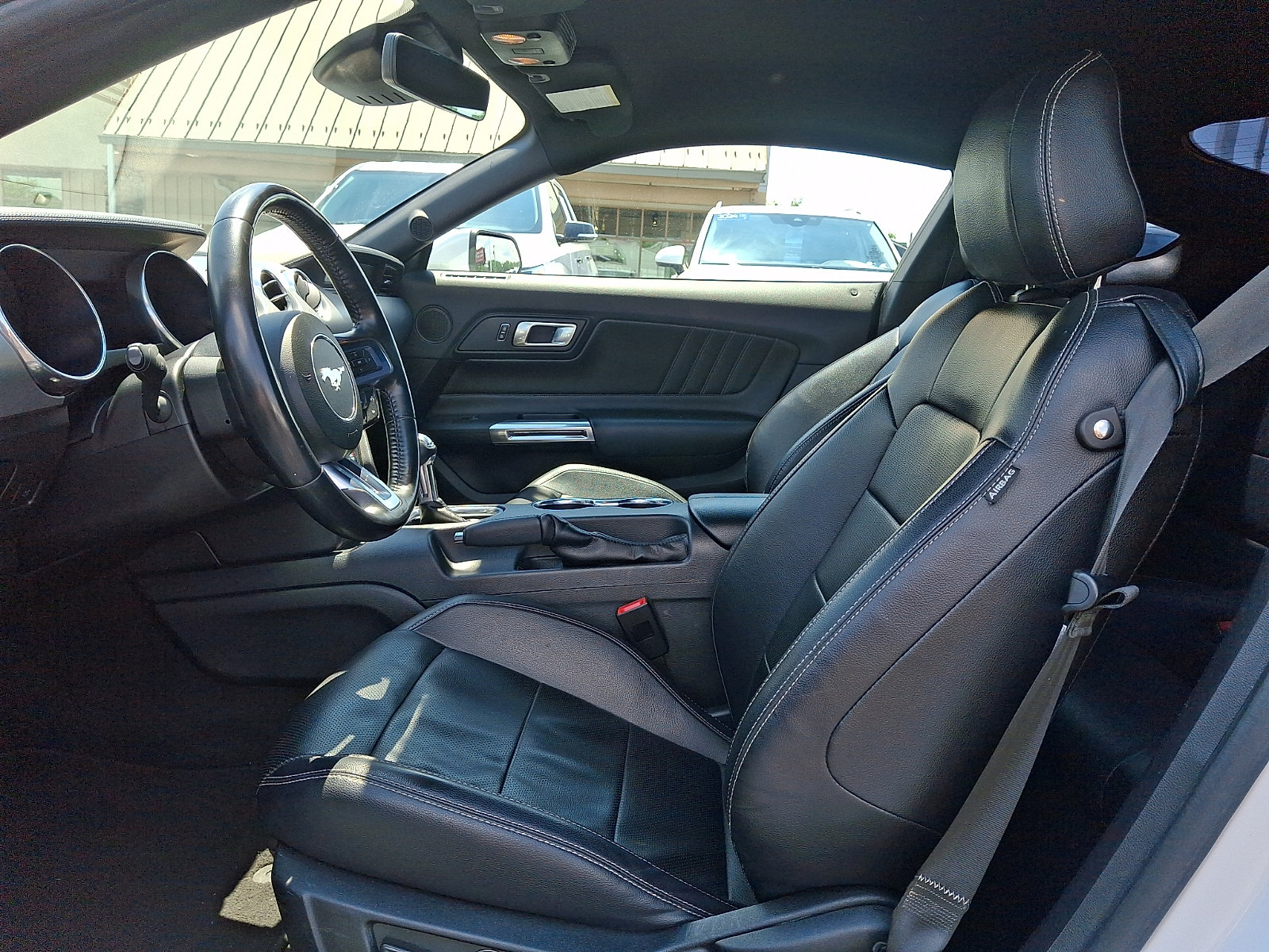 Used 2022 Ford Mustang Premium RWD image 13