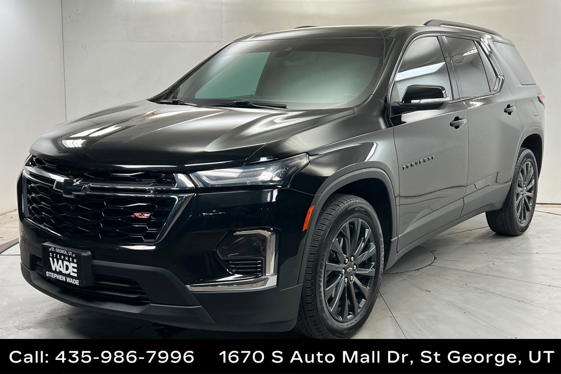 Used 2023 Chevrolet Traverse RS FWD image 1