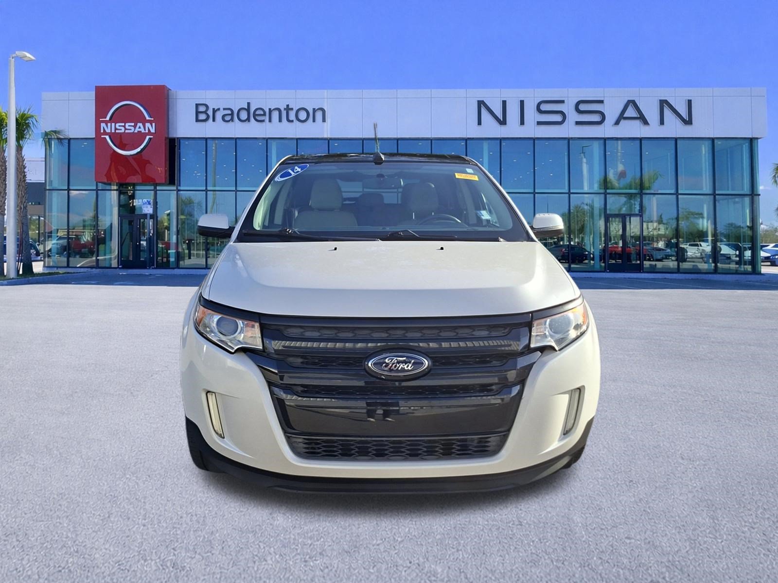 Used 2014 Ford Edge SEL w/ Equipment Group 205A FWD image 2