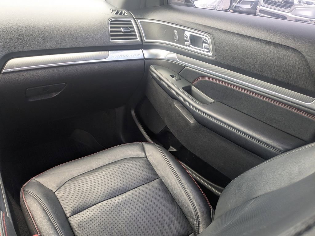 Used 2017 Ford Explorer Sport w/ Equipment Group 401A image 18