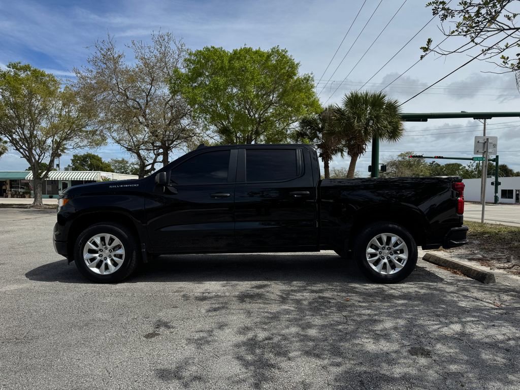 Used 2025 Chevrolet Silverado 1500 Custom image 8
