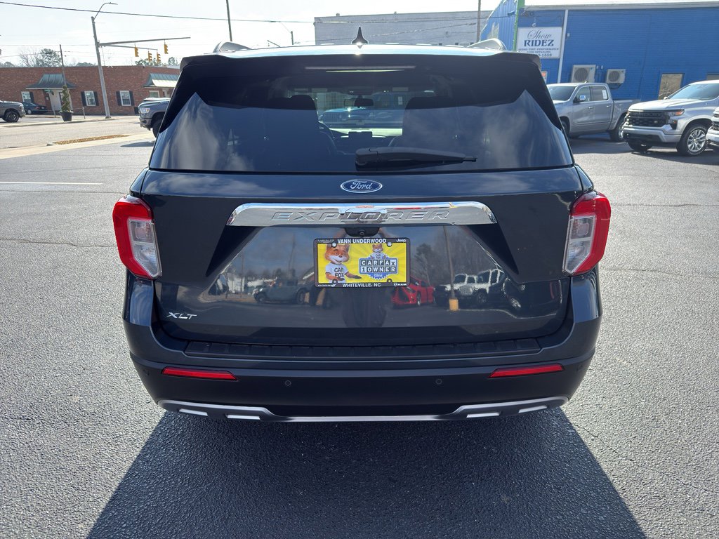 Used 2022 Ford Explorer XLT w/ Equipment Group 202A image 5