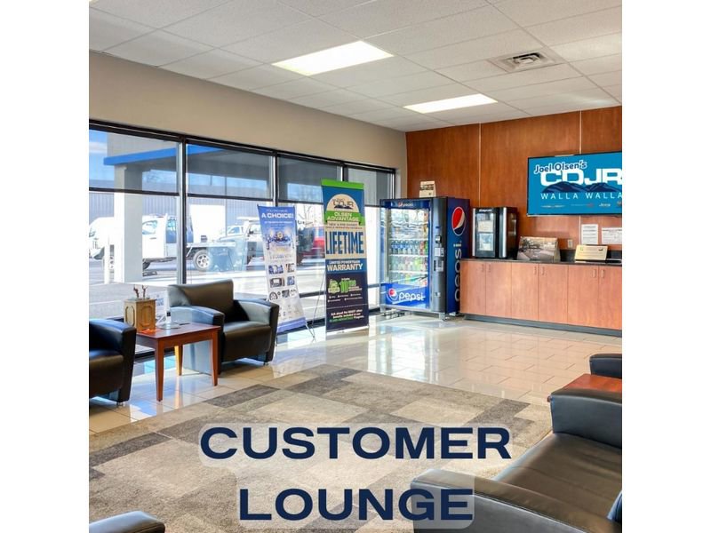 Used 2023 Mitsubishi Outlander SE image 12