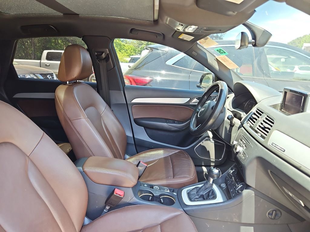 Used 2018 Audi Q3 2.0T Premium Plus w/ Premium Plus Package AWD/4WD image 8