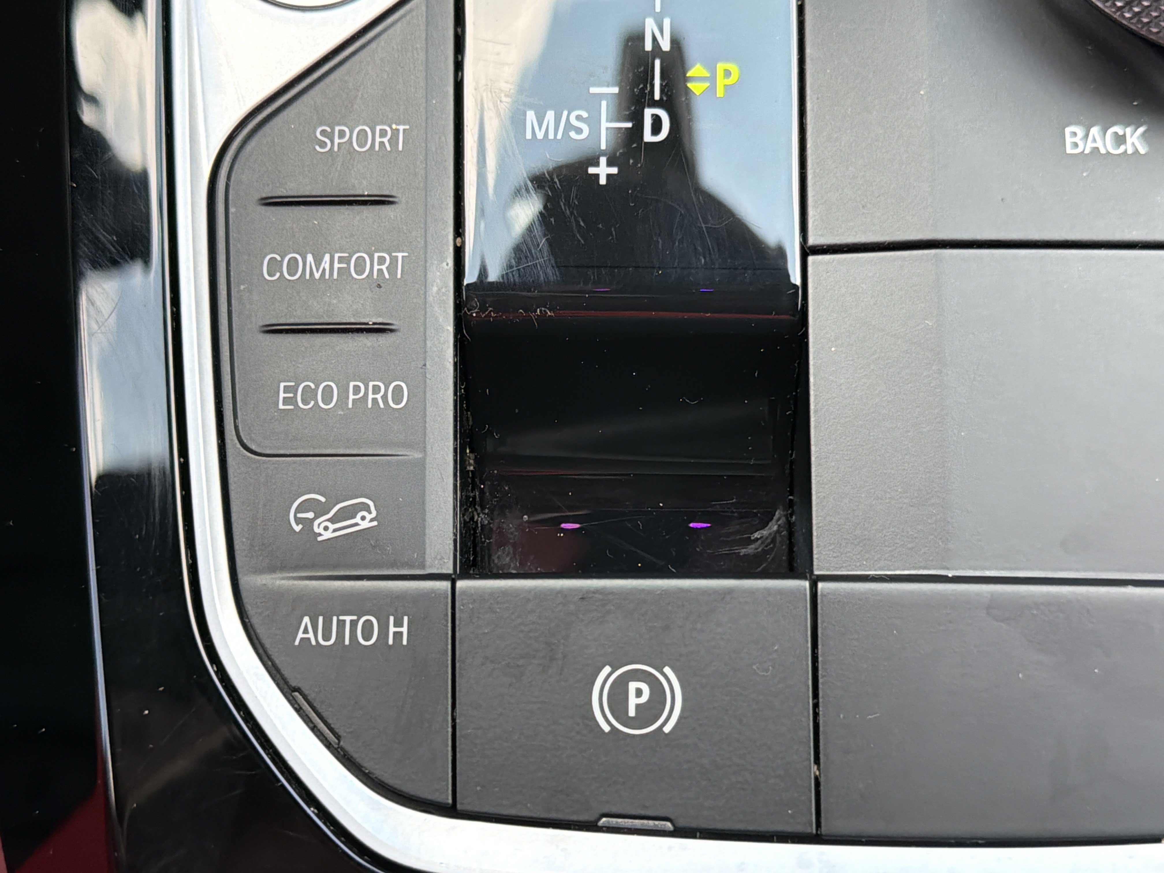Used 2024 BMW X4 xDrive30i w/ Premium Package AWD/4WD image 9