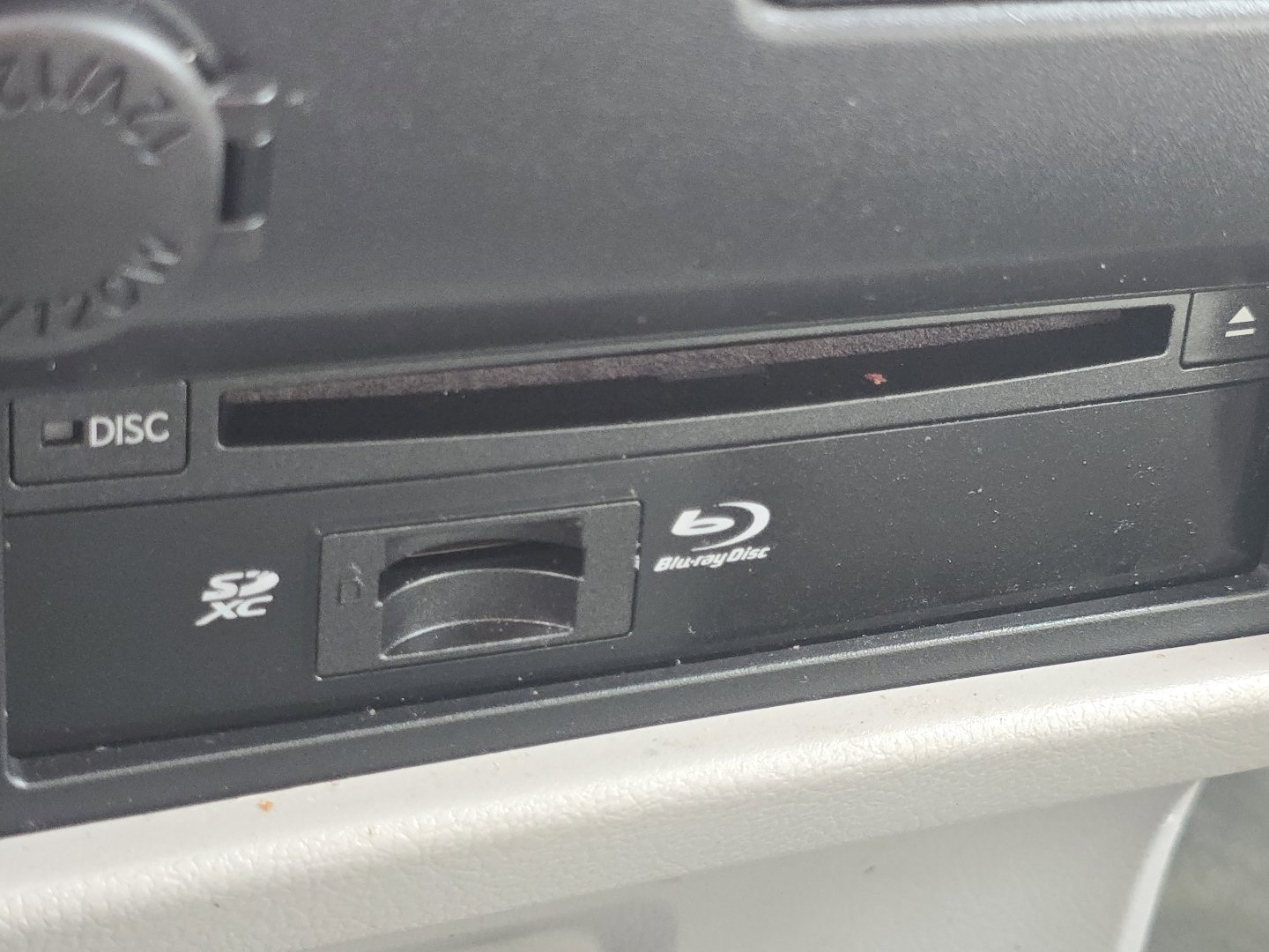 Used 2015 Toyota Sienna XLE Premium FWD image 33