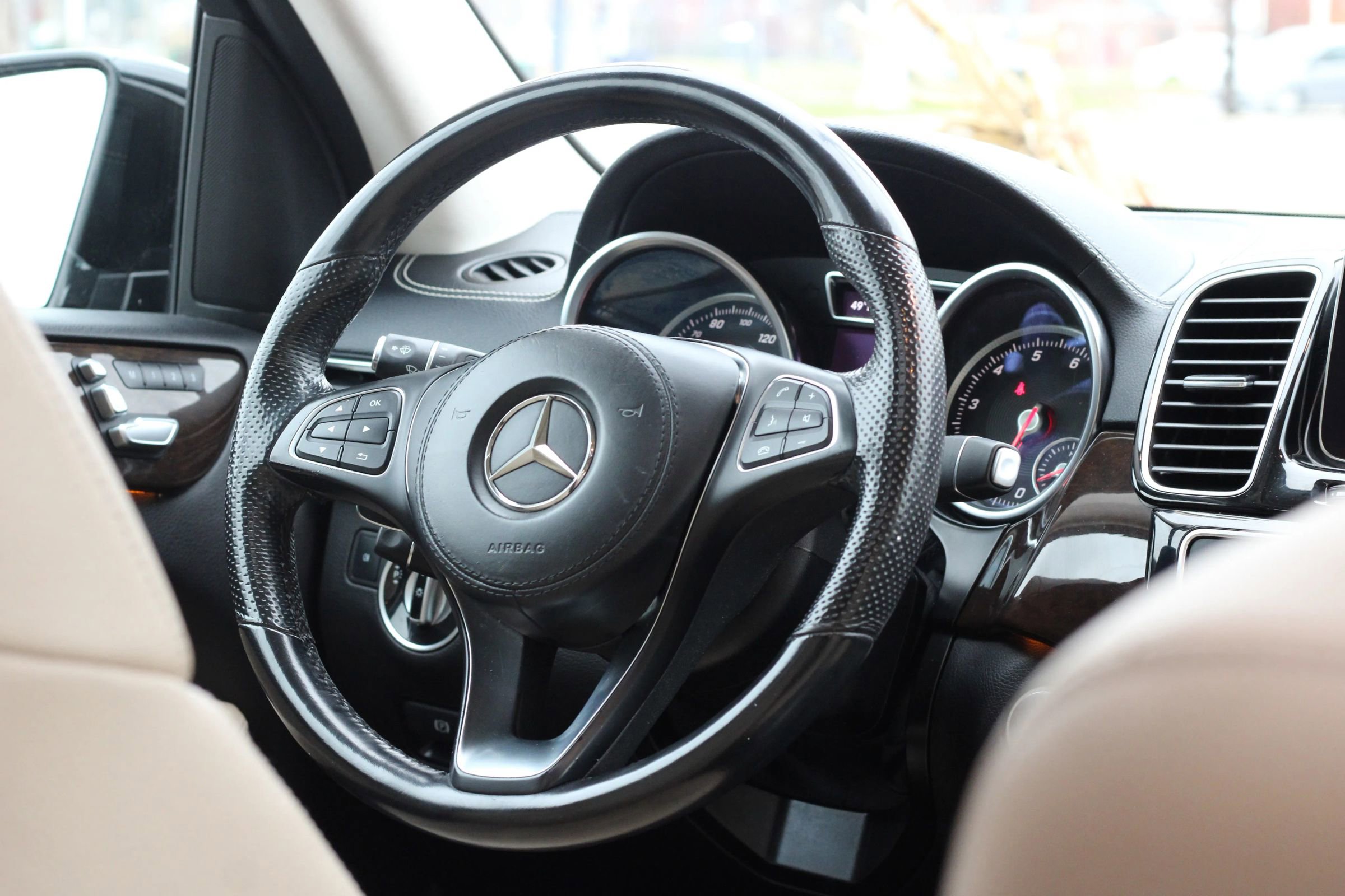 Used 2018 Mercedes-Benz GLS 450 4MATIC w/ Premium Package image 15