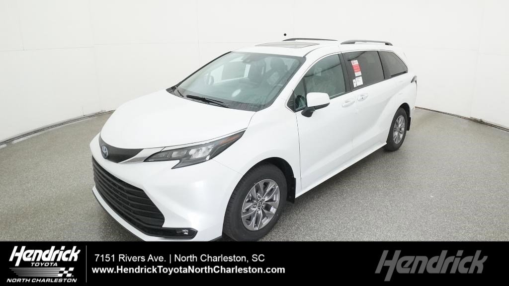 New 2025 Toyota Sienna XLE