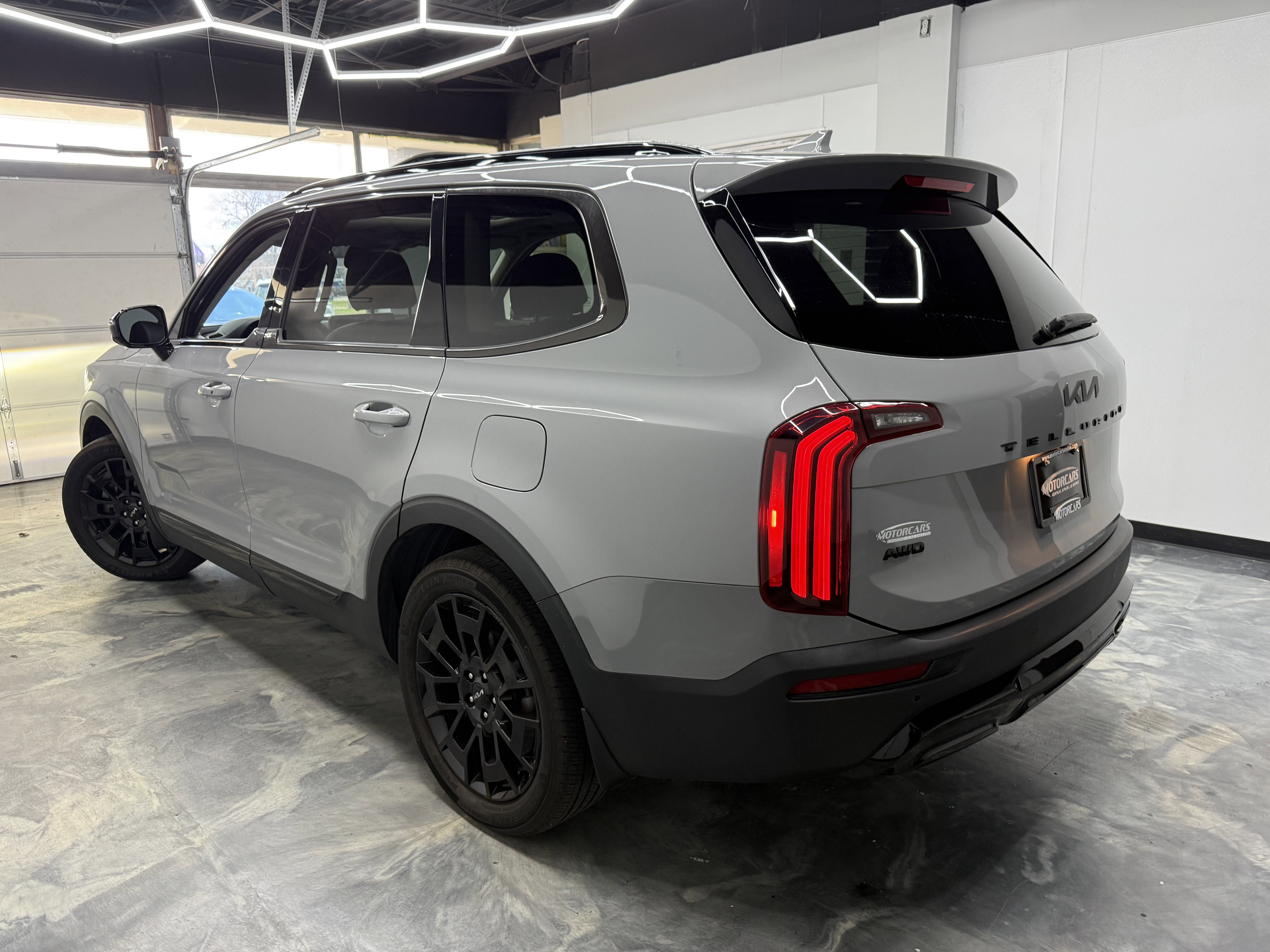 Used 2022 Kia Telluride SX image 3