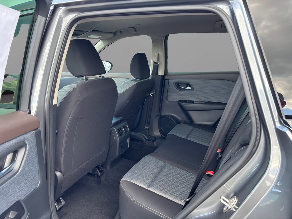 Certified 2023 Nissan Rogue SV image 10