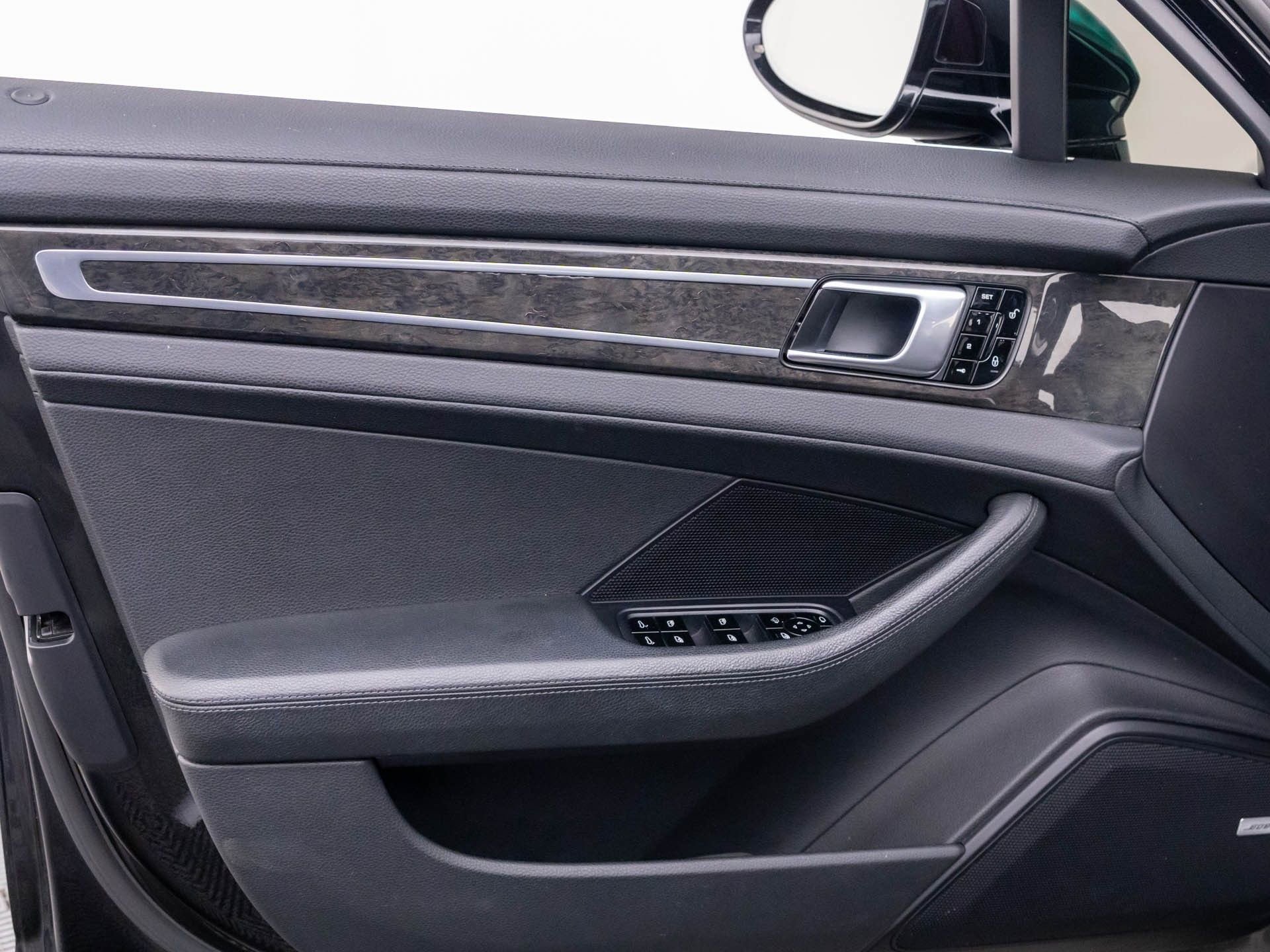 Used 2017 Porsche Panamera 4S image 13