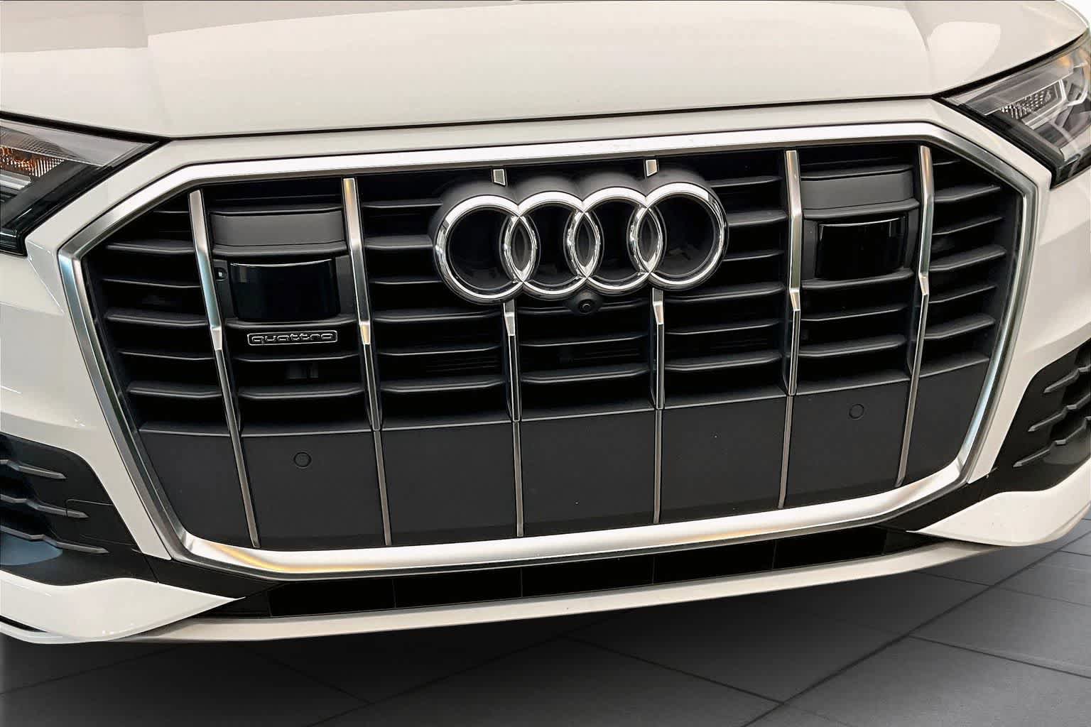 Certified 2023 Audi Q7 2.0T Premium w/ Convenience Package AWD/4WD image 32