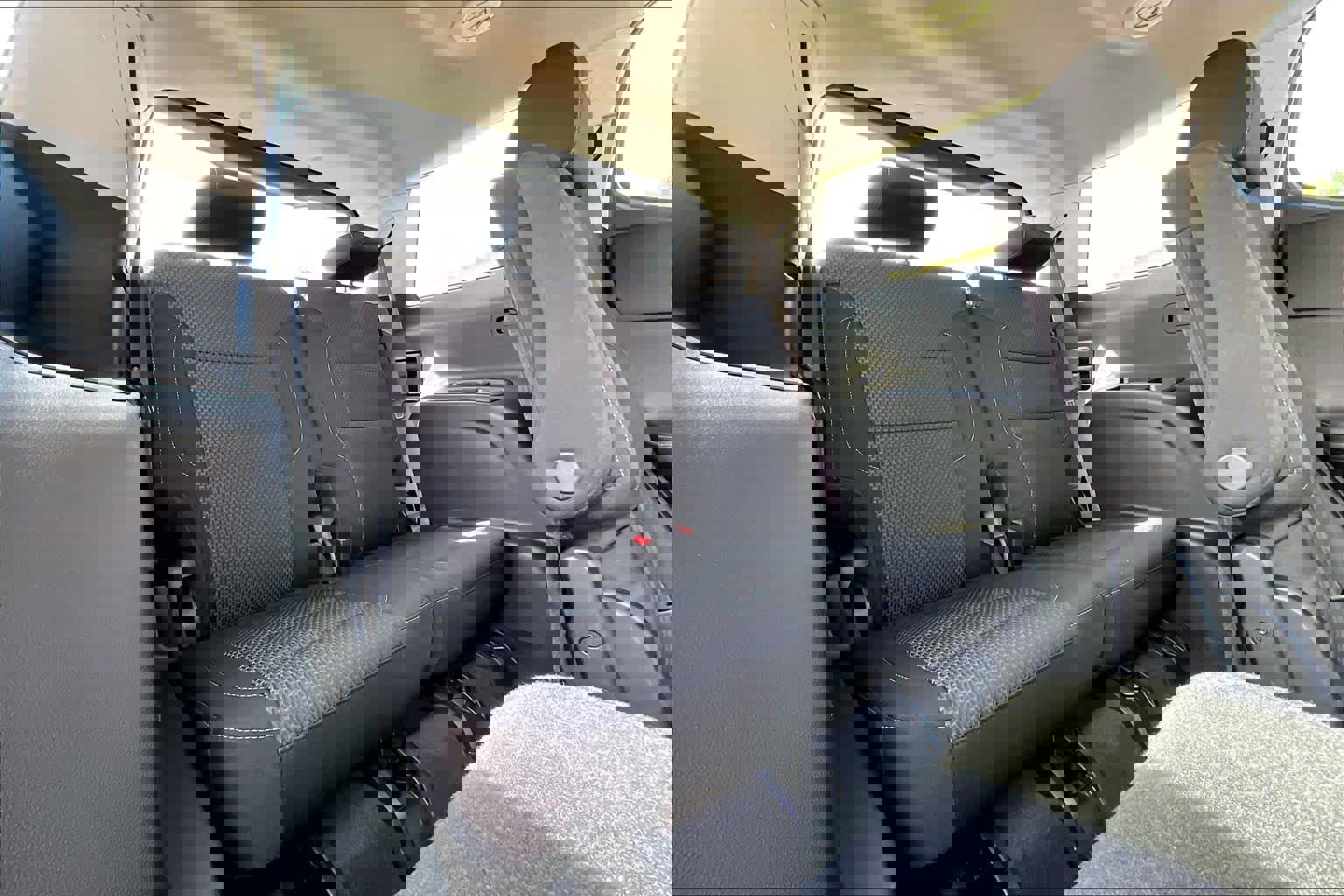 Certified 2023 GMC Acadia SLE w/ Driver Convenience Package image 27