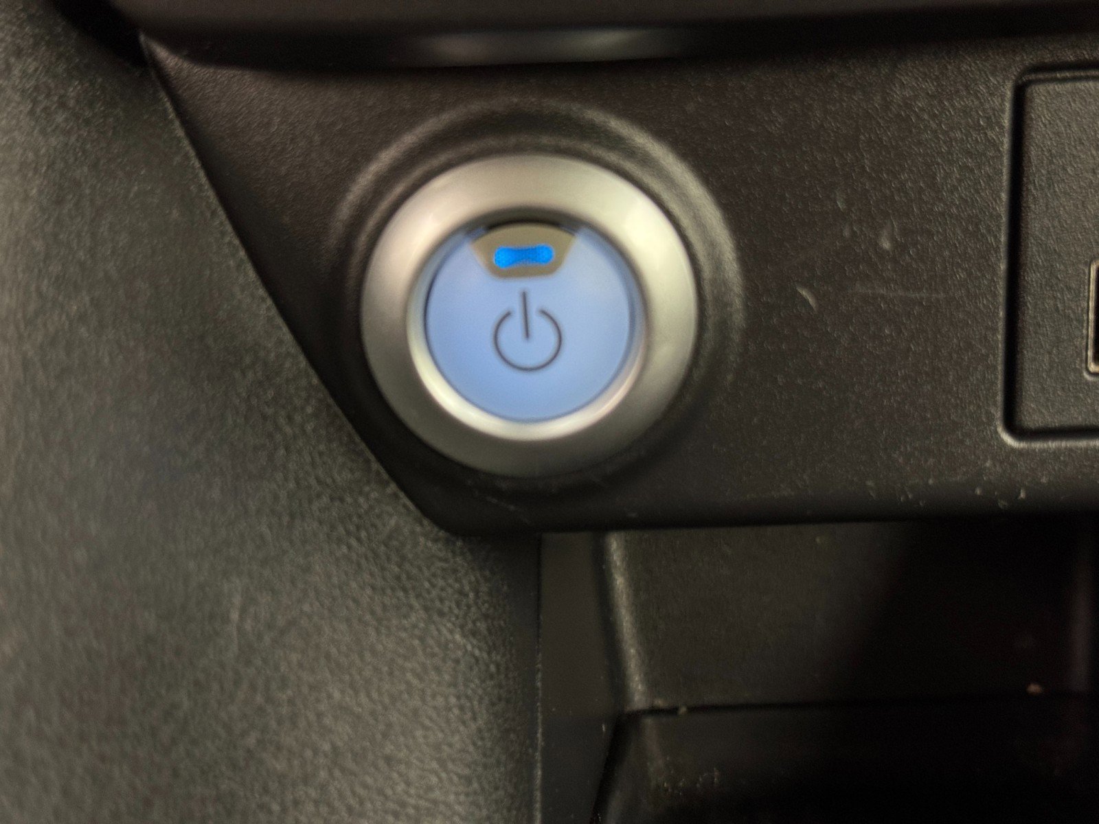 Used 2025 Nissan Leaf S image 21