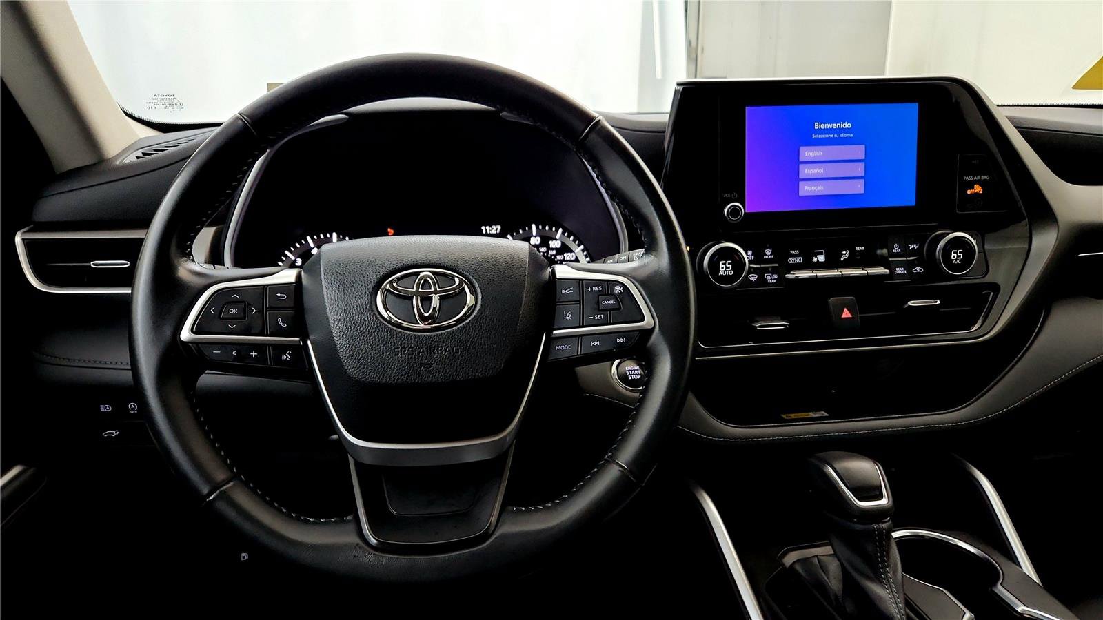 Certified 2023 Toyota Highlander XLE image 41