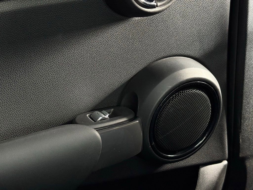 Used 2017 MINI Cooper 4-Door Hardtop image 33