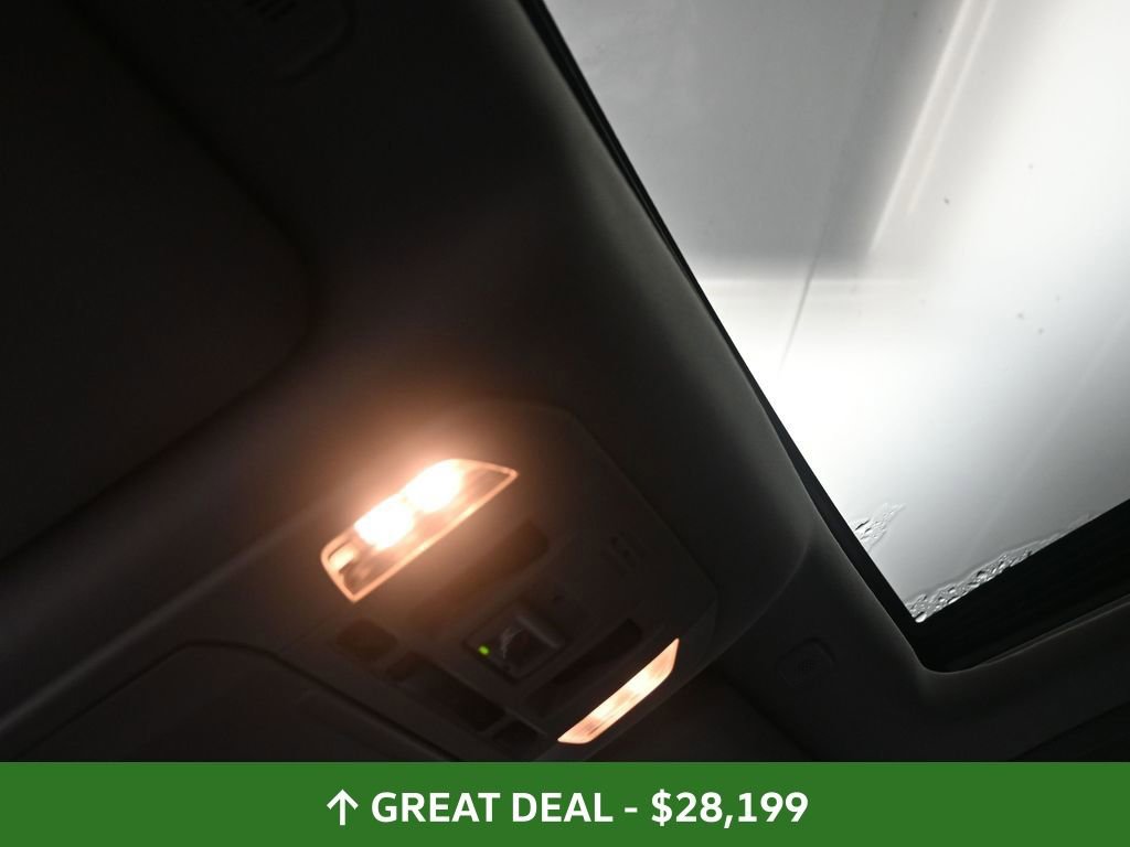 Used 2023 Toyota Highlander XLE image 39