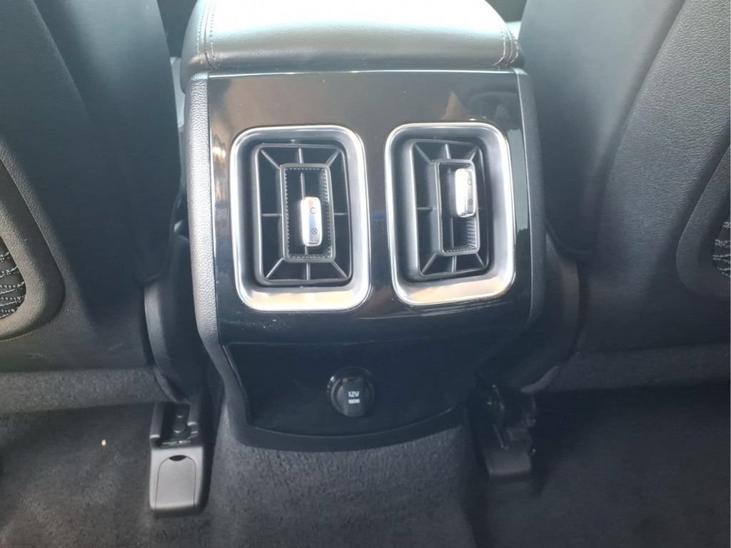 Used 2024 Kia Sorento SX AWD/4WD image 17