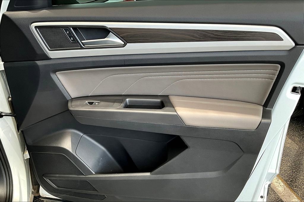 Used 2023 Volkswagen Atlas SE image 23