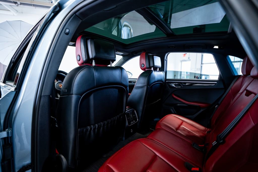 Used 2023 Porsche Macan S image 49