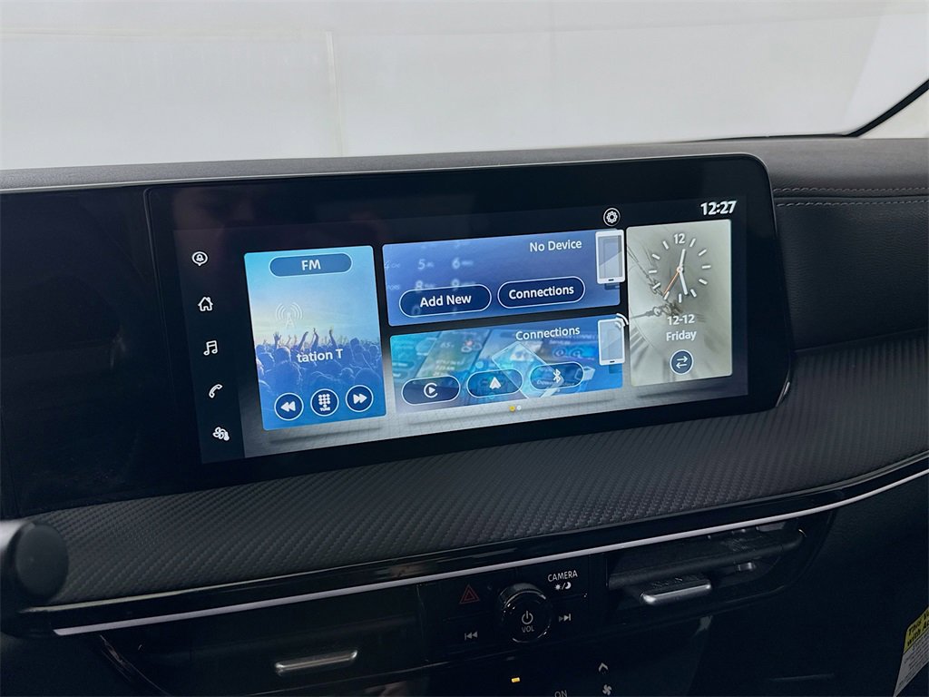 Used 2025 Nissan Kicks SR w/ Illumination Package image 26