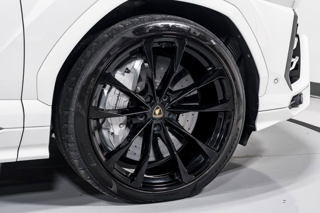 Used 2022 Lamborghini Urus image 52