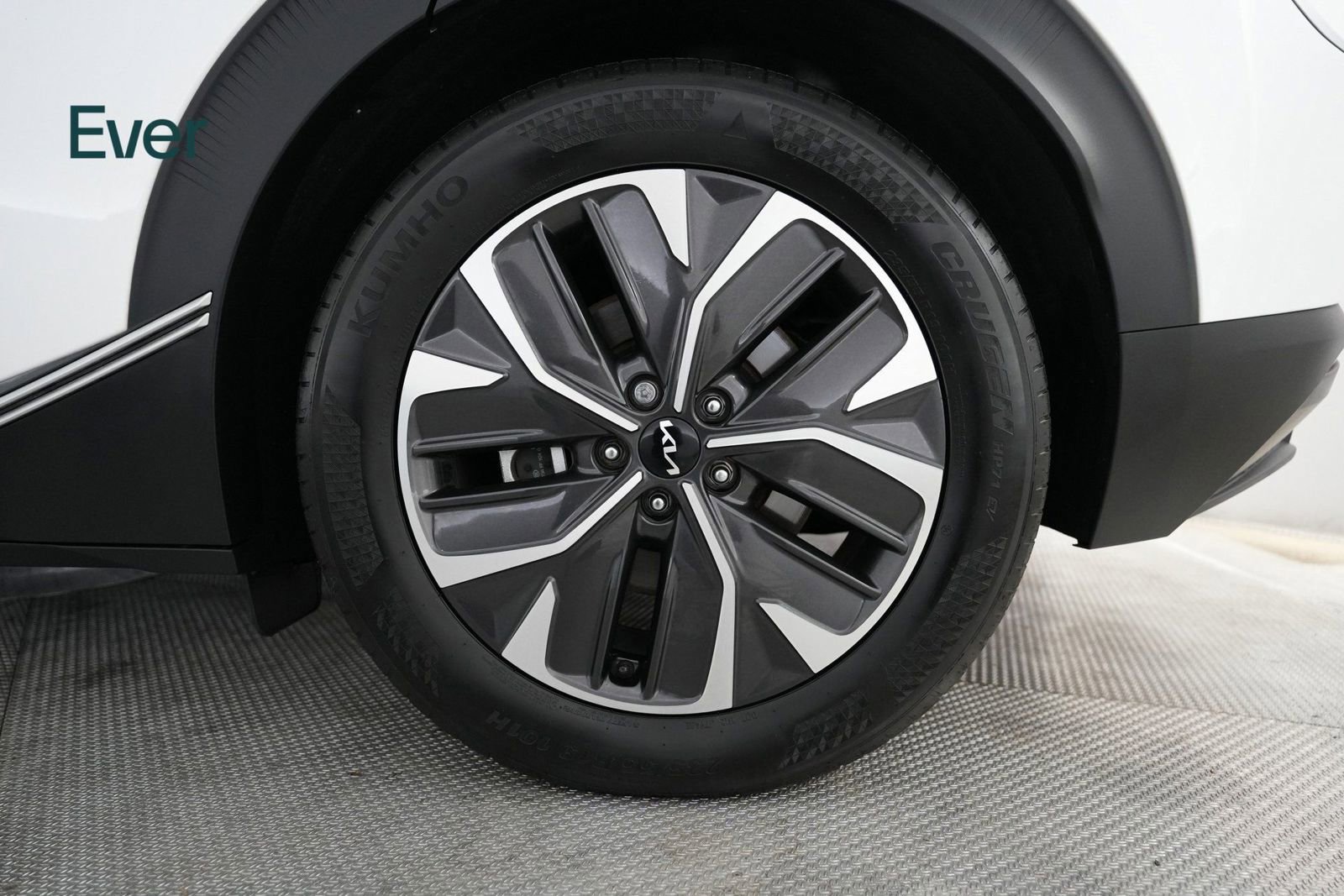 Used 2024 Kia EV6 Light image 19