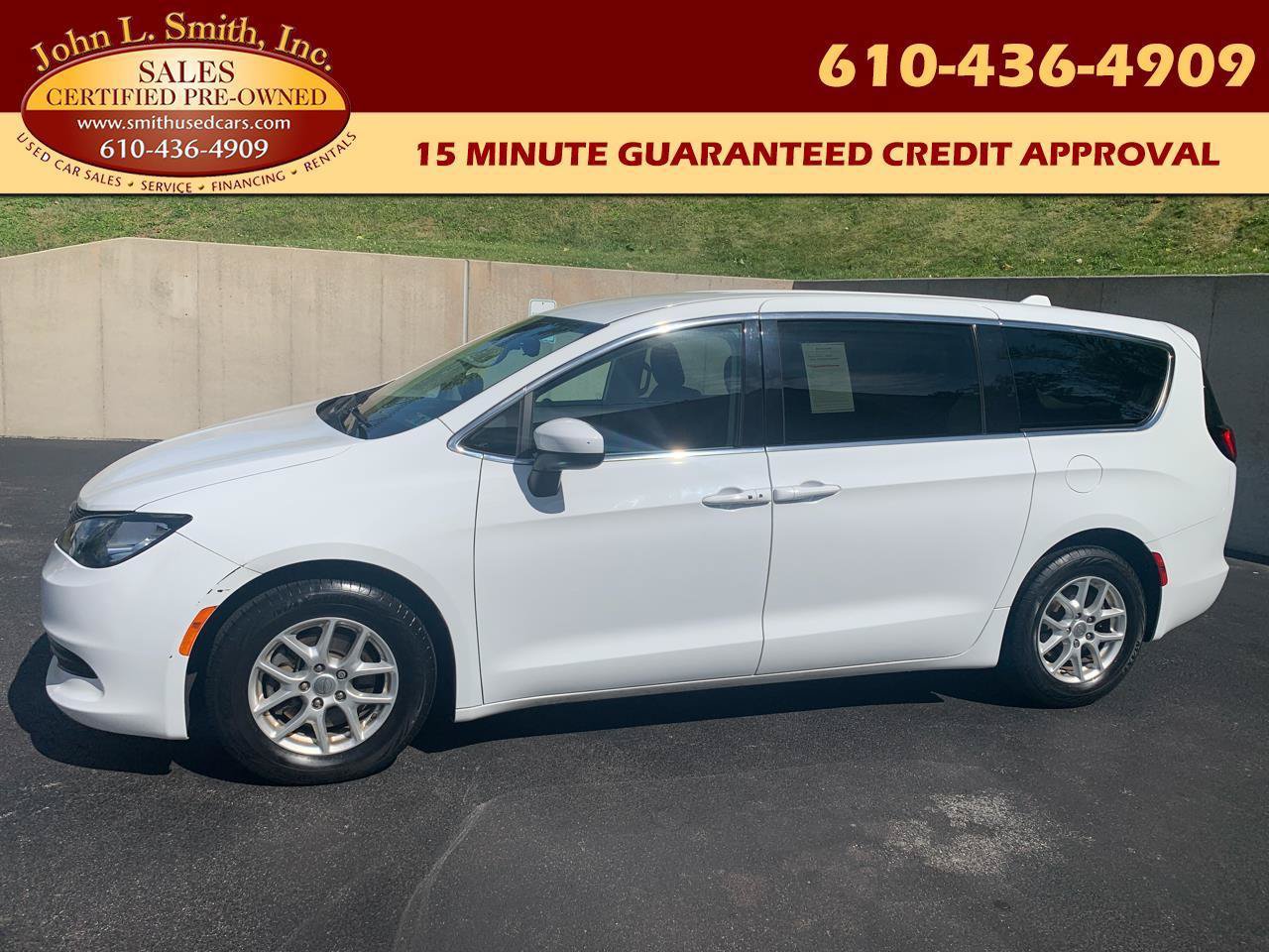 Used 2017 Chrysler Pacifica LX FWD image 1