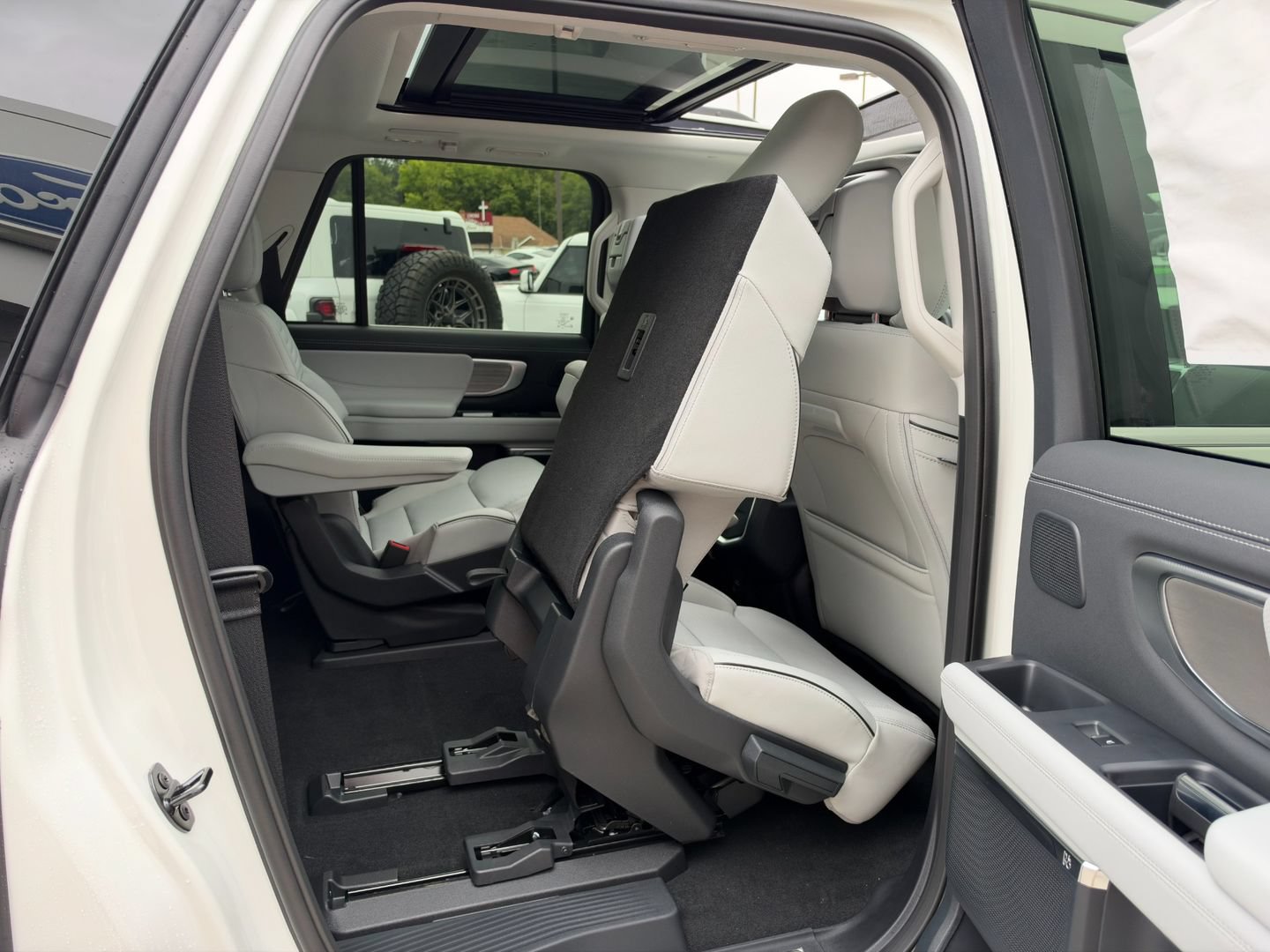 New 2027 Ford Expedition Max Platinum w/ Platinum Ultimate Package AWD/4WD image 13