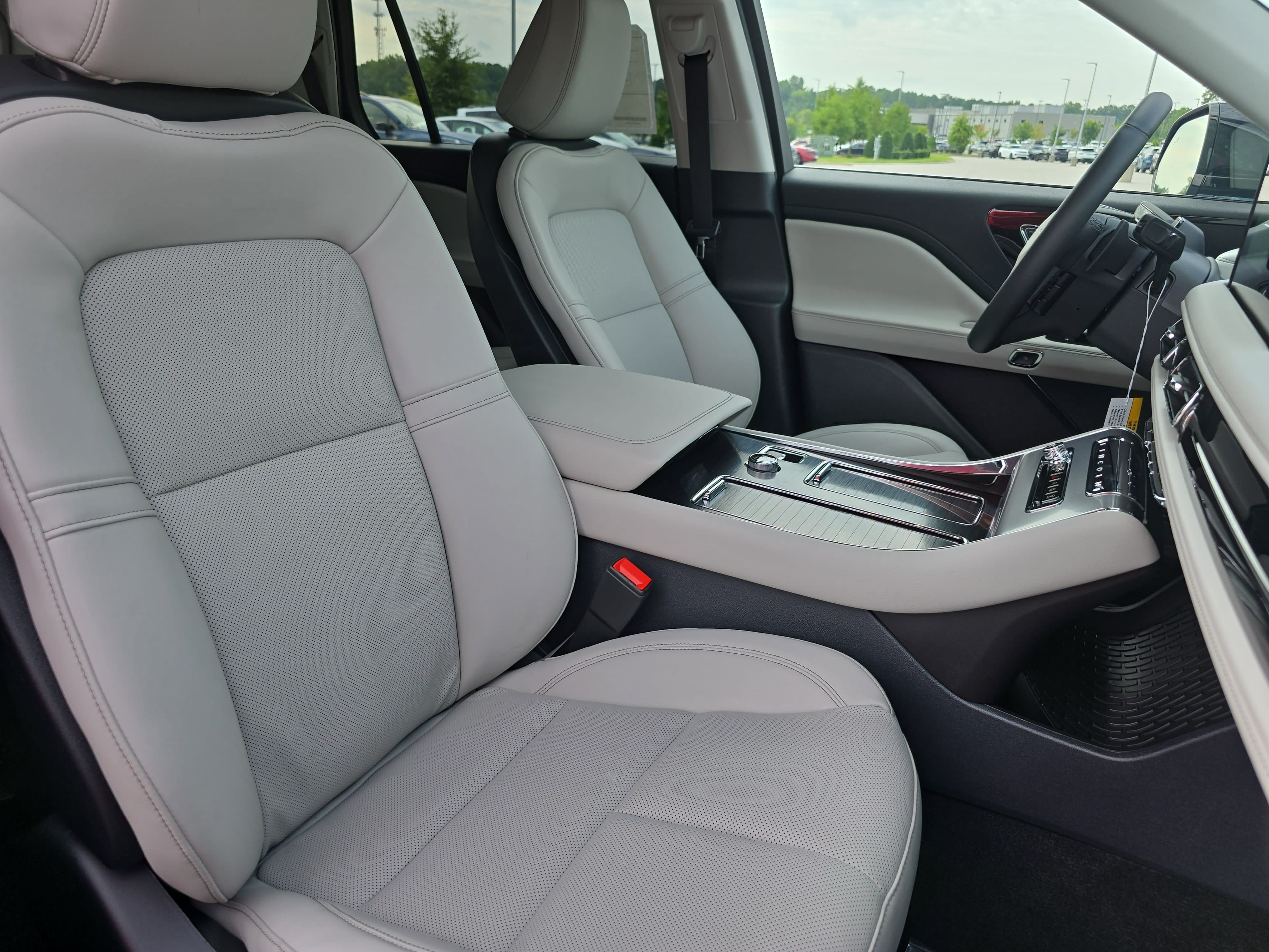 New 2026 Lincoln Aviator AWD image 10