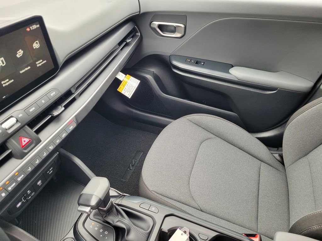 Used 2025 Kia K4 LXS image 11