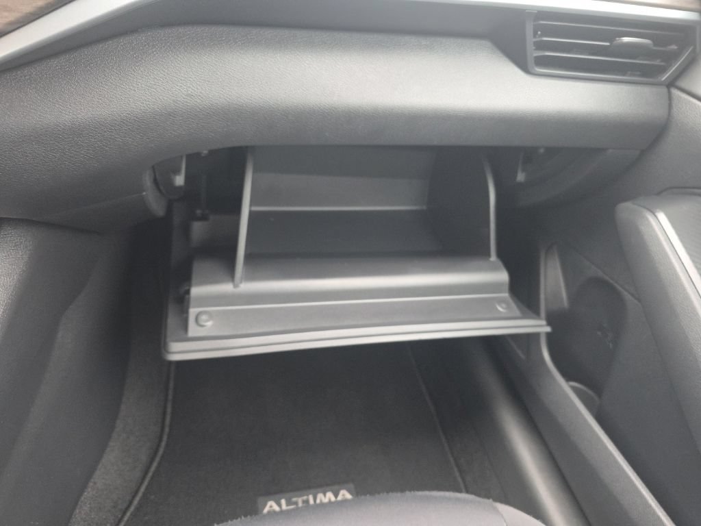 Used 2025 Nissan Altima 2.5 SV FWD image 28