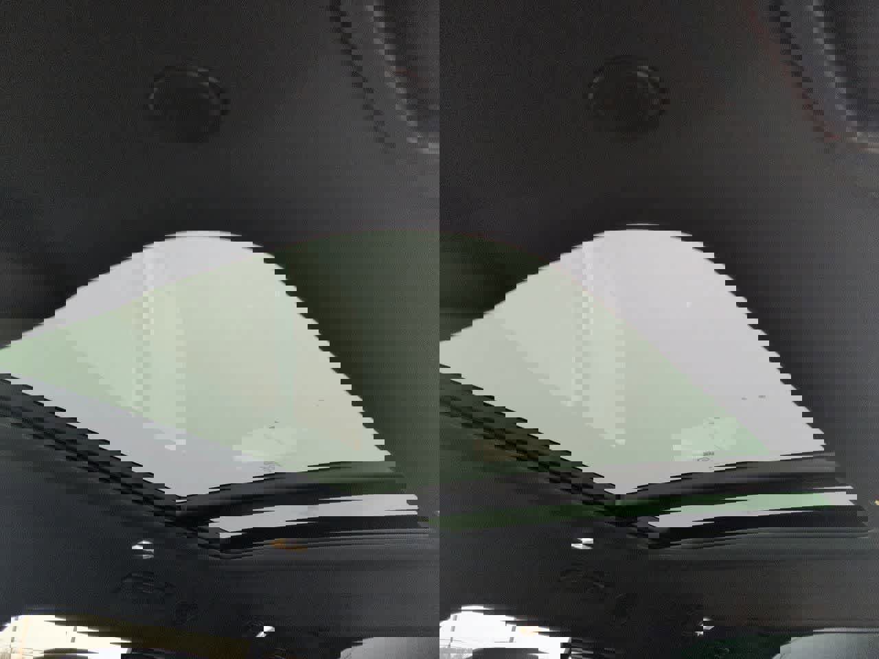 Used 2024 Land Rover Defender 130 X-Dynamic SE image 19