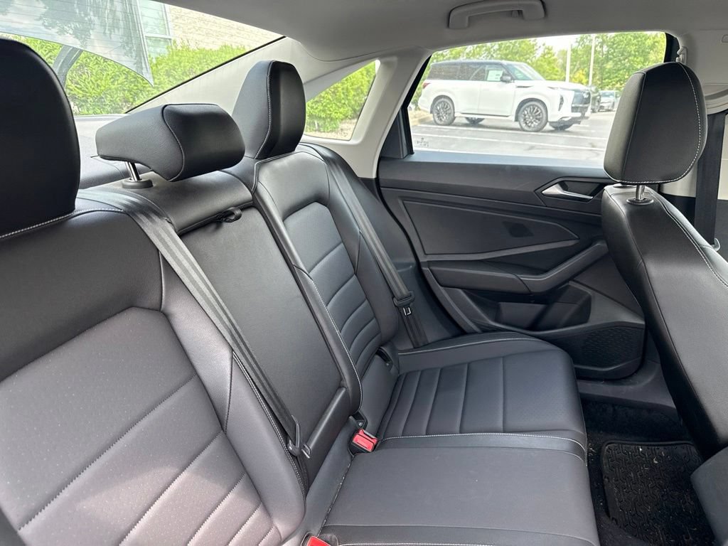 Used 2024 Volkswagen Jetta SE FWD image 25