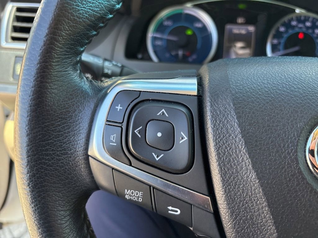 Used 2017 Toyota Camry XLE w/ Moonroof Package FWD image 18