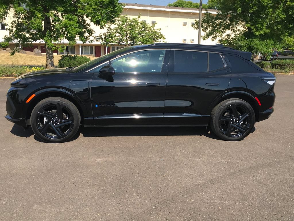 Used 2024 Chevrolet Equinox EV RS AWD/4WD image 3