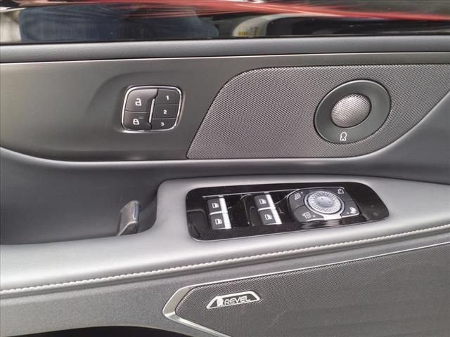 New 2024 Lincoln Nautilus Premier w/ Equipment Group 102A AWD/4WD image 8
