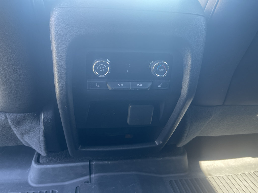 Used 2025 Chevrolet Traverse High Country w/ LPO, Floor Liner Package AWD/4WD image 36